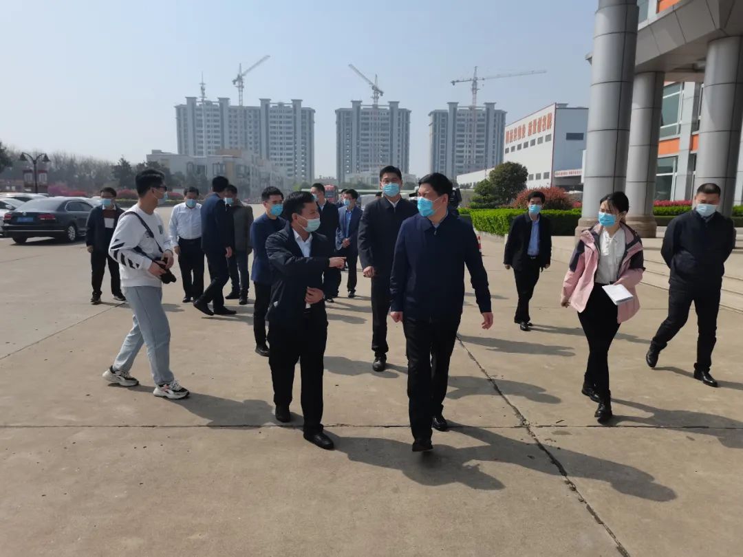 新沂市委书记陈堂清走访江苏9888拉斯维加斯铝材，调研企业防疫稳出产工作